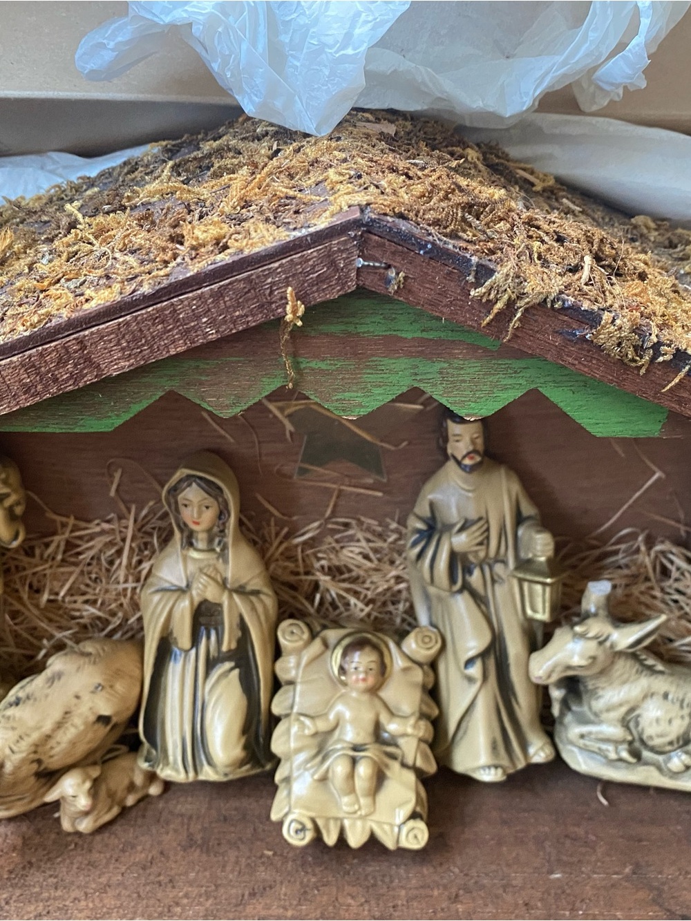 Mid century Cream Nativity Figurine Set with Green-Trim Stable